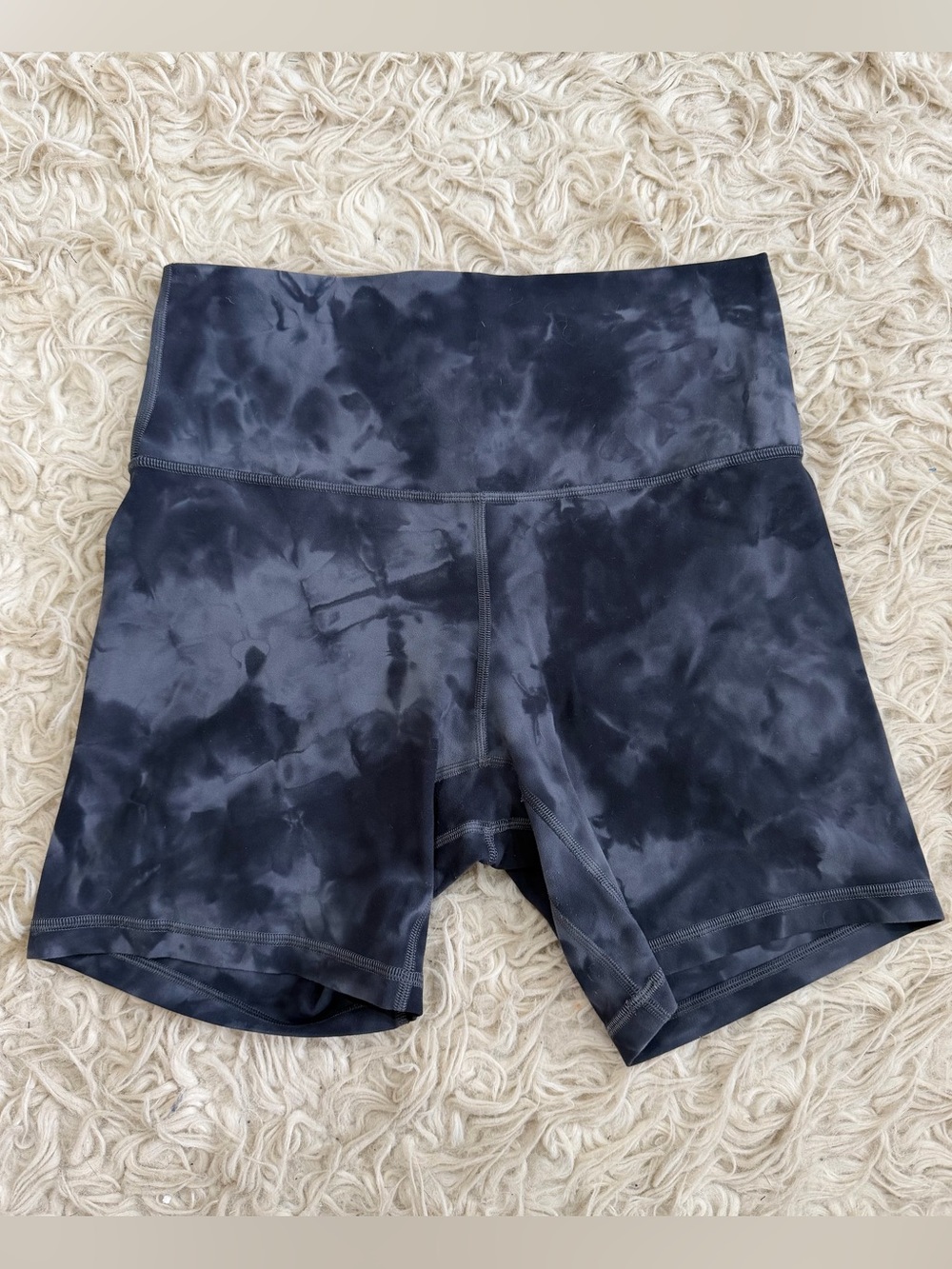 Lululemon Align 6” Shorts Size 8